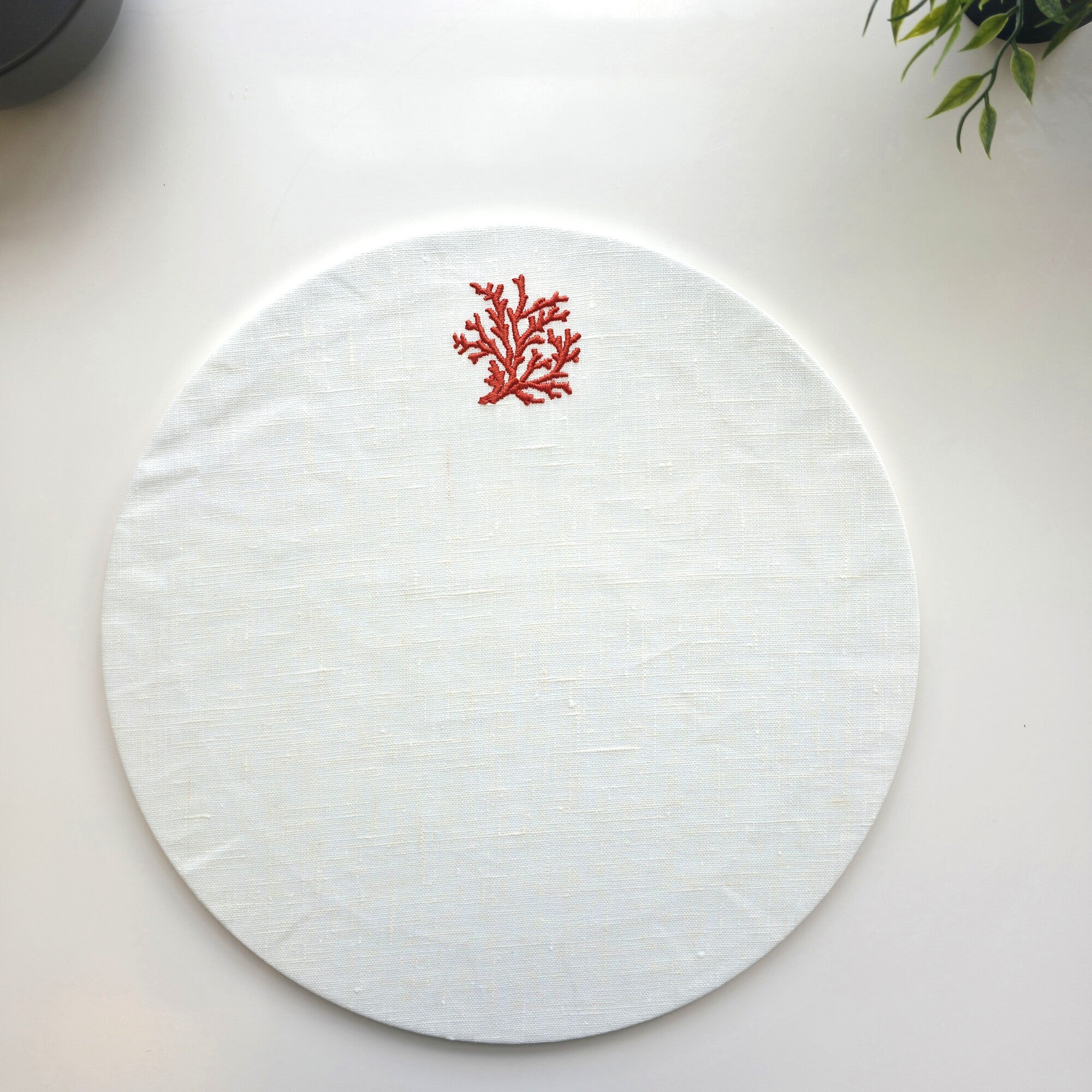 Toscana Coral Placemats in Off-White – Set of 2