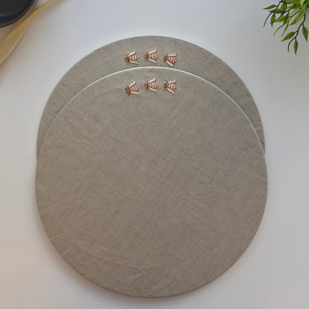 Toscana Bee Placemats in Oatmeal Stone – Set of 2